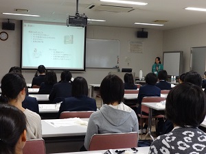 実験後の講演の様子2